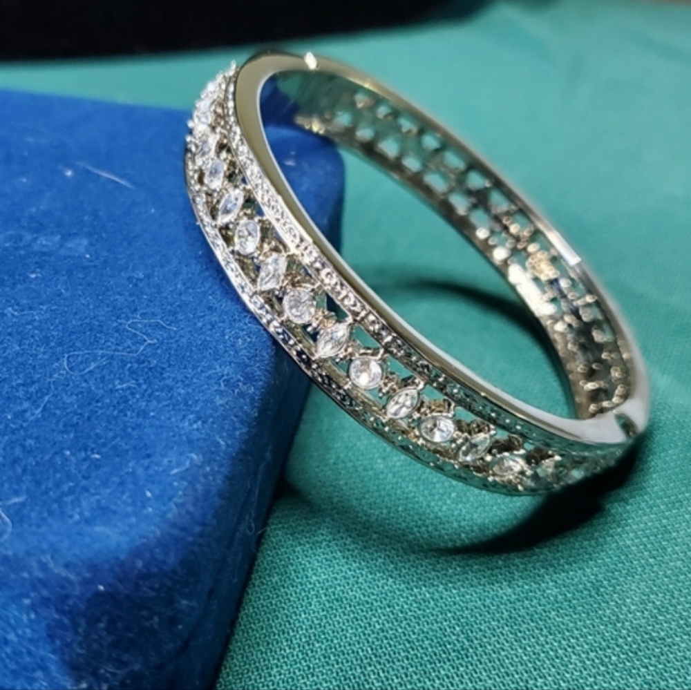 Camrose & Kross Hinged Silver Bangle Bracelet Jaqueline Kennedy Collection